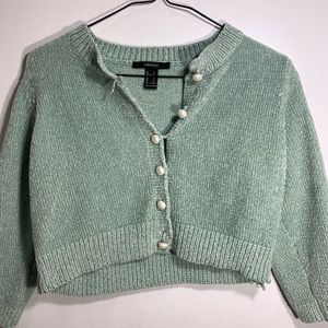 forever 21 button up cropped sweater 🌿
